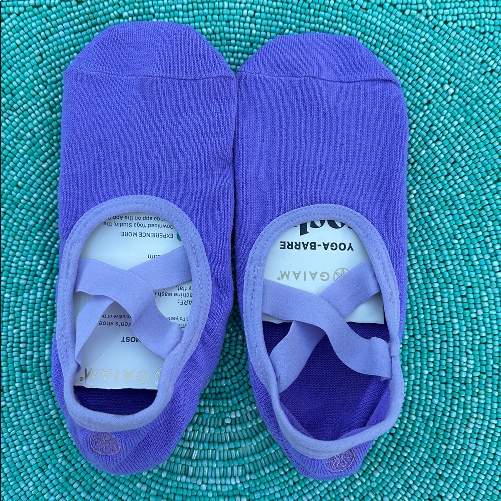 GAIAM Lavender Yoga Socks-brand new/never used-originally packed. - Picture 17 of 17